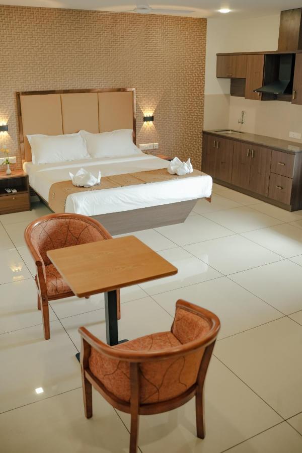 Esquina Residency Hotel Kochi Екстериор снимка
