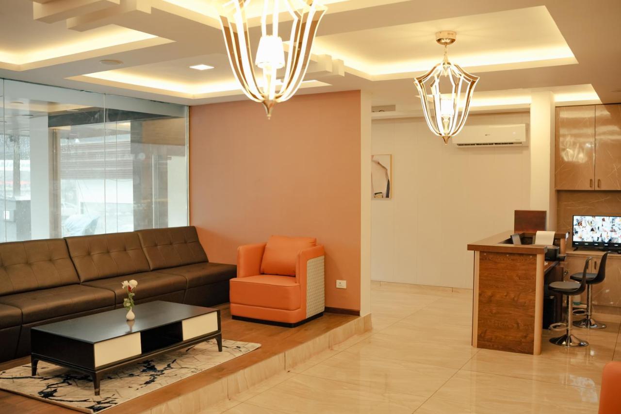 Esquina Residency Hotel Kochi Екстериор снимка