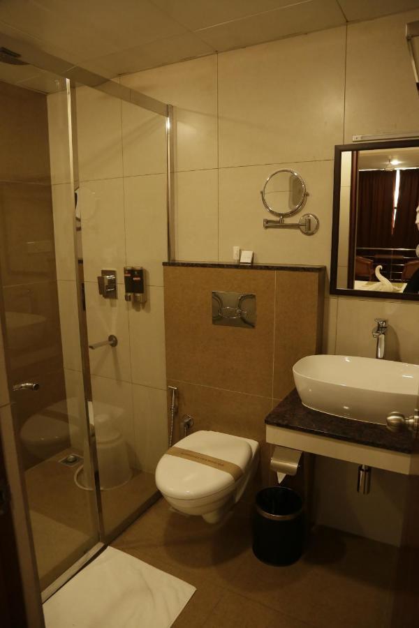 Esquina Residency Hotel Kochi Екстериор снимка