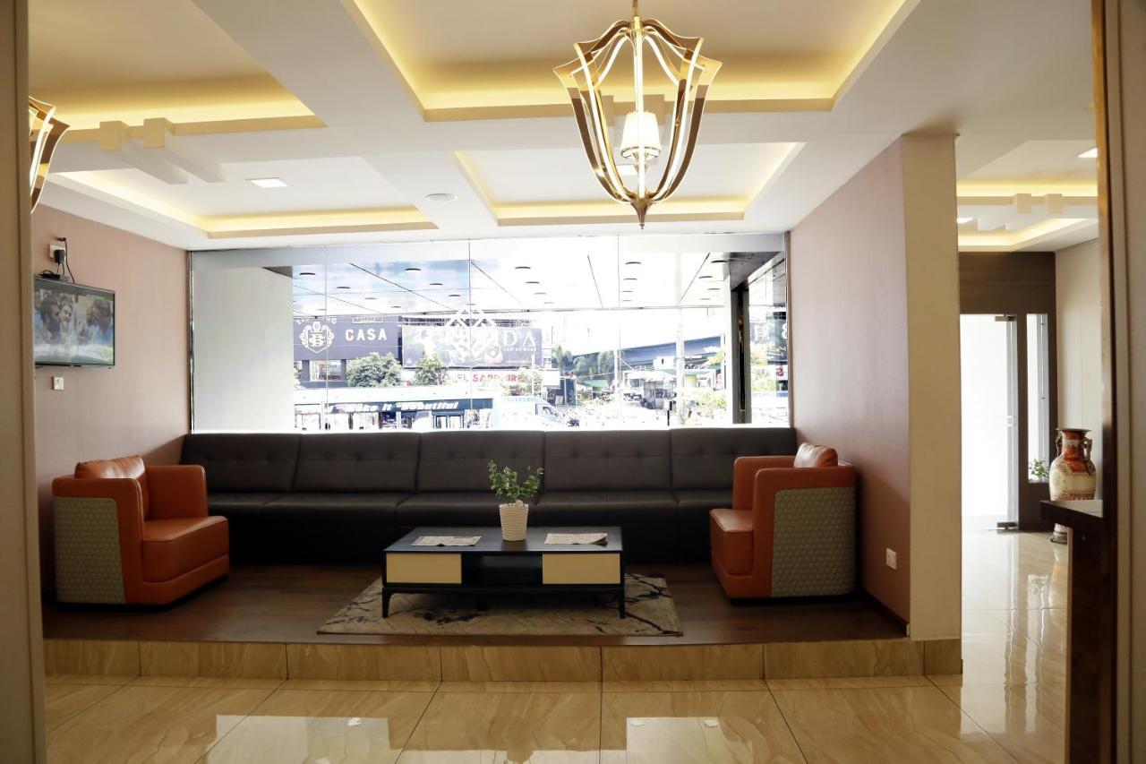 Esquina Residency Hotel Kochi Екстериор снимка
