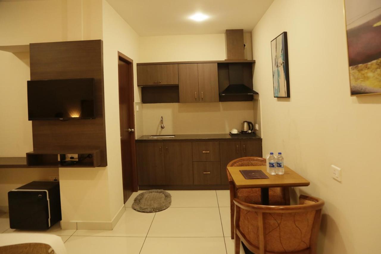 Esquina Residency Hotel Kochi Екстериор снимка
